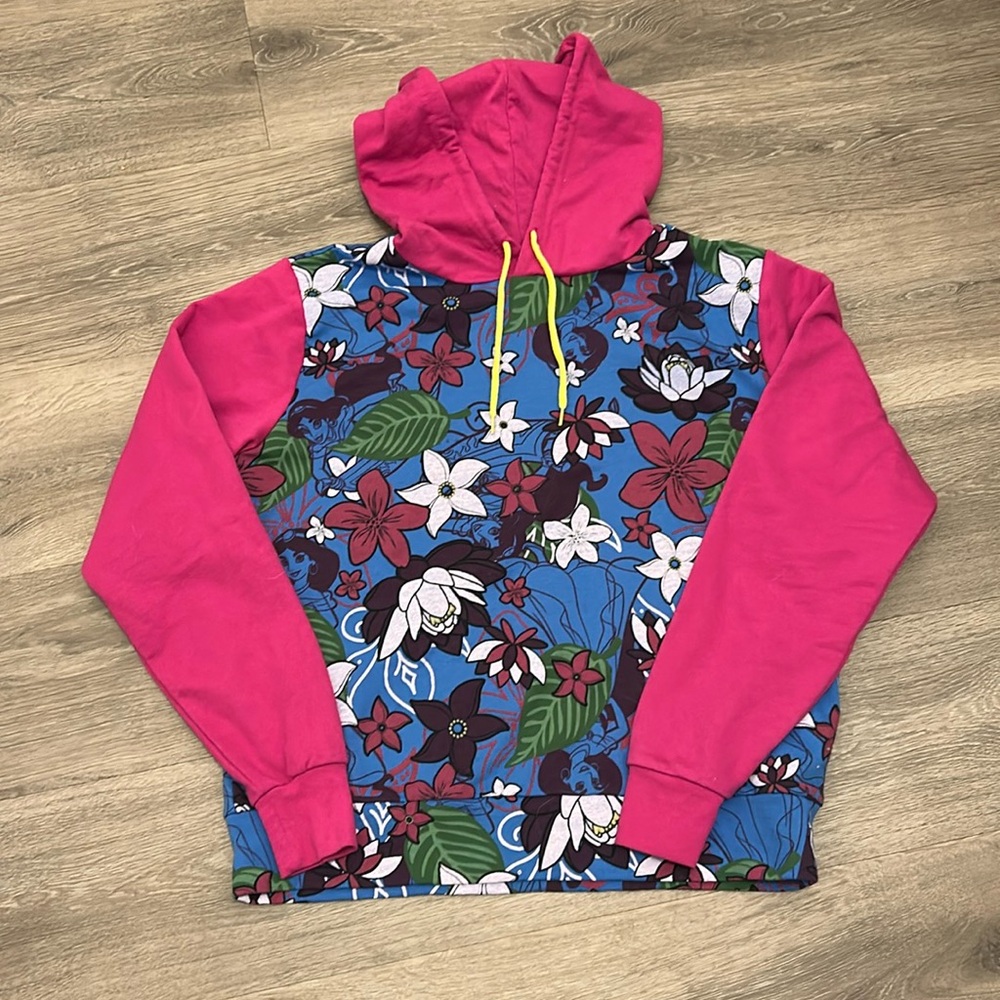 Disney Princess Jasmin floral hoodie women’s small